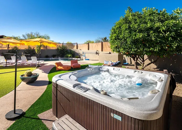 Suncrest Retreat - Pool Pickleball Theater Holiday home *