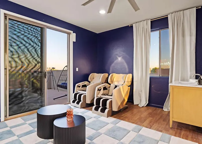 Suncrest Retreat - Pool Pickleball Theater Holiday home Scottsdale