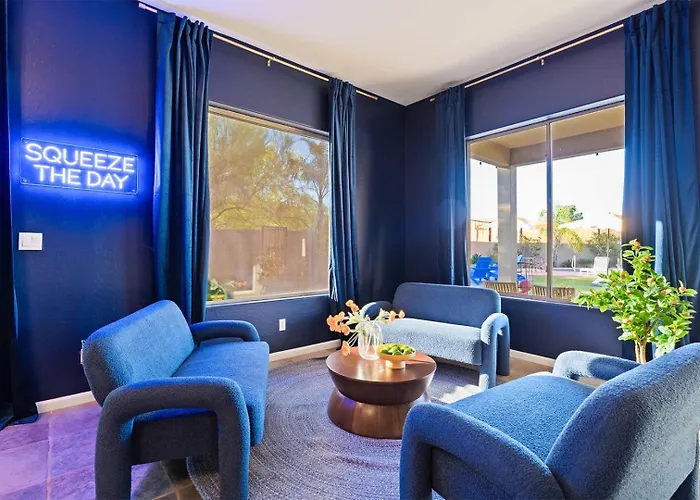 Suncrest Retreat - Pool Pickleball Theater Holiday home