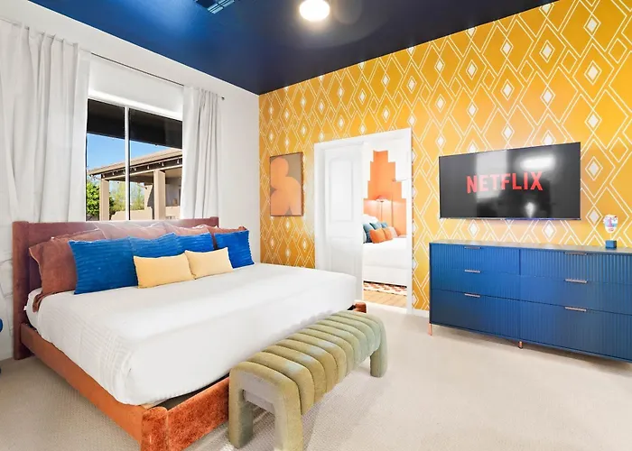 Suncrest Retreat - Pool Pickleball Theater Holiday home Scottsdale