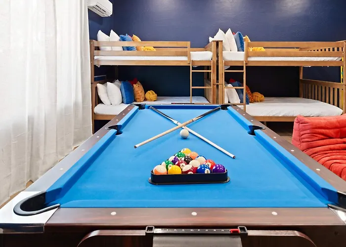 Suncrest Retreat - Pool Pickleball Theater Holiday home