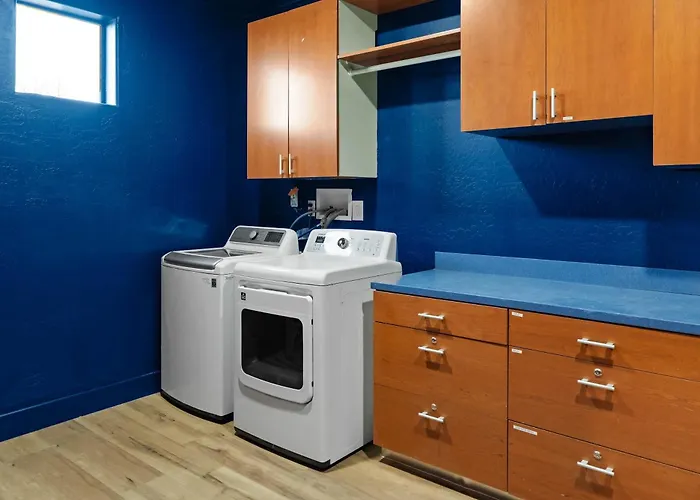 Holiday home Suncrest Retreat - Pool Pickleball Theater Scottsdale