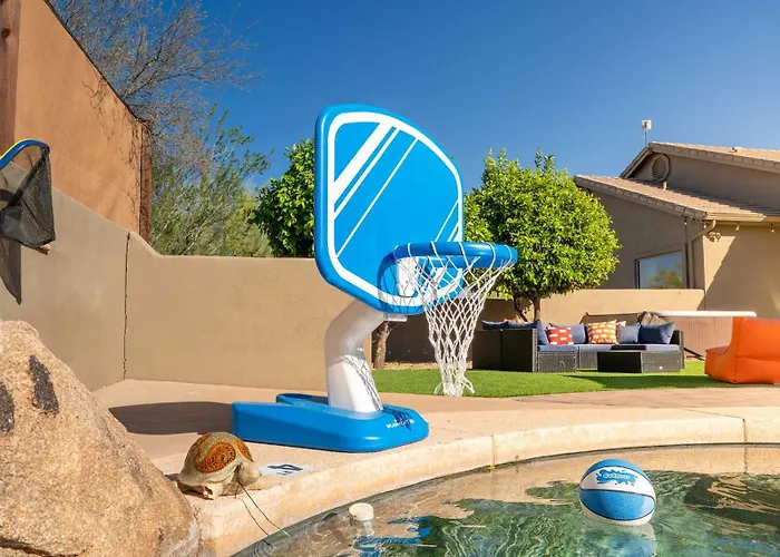 Suncrest Retreat - Pool Pickleball Theater Holiday home
