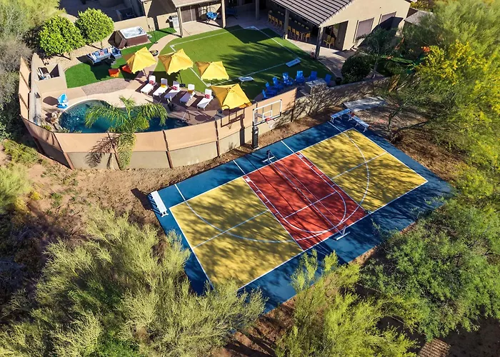 Suncrest Retreat - Pool Pickleball Theater Holiday home